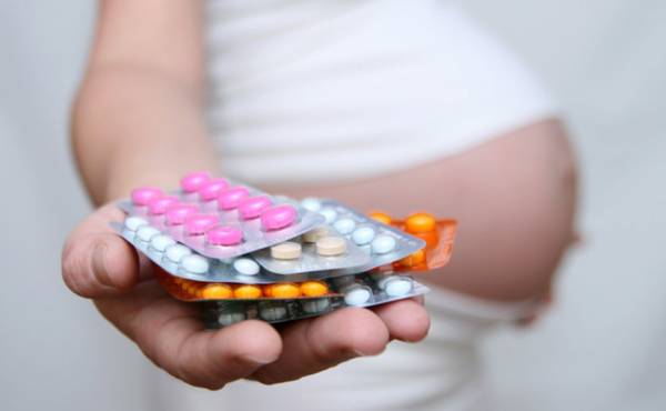 Чем опасны глисты при беременности и нужно ли срочное лечение?